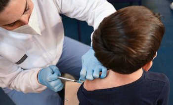 Investigan muerte de un niño por posibles efectos secundarios de la vacuna