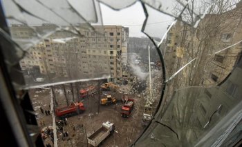 Ascienden a 40 los muertos por el ataque ruso a un edificio civil en ciudad ucraniana