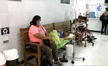 El Hospital de Niños colapsa por el dengue y hay pacientes en los pasillos 
