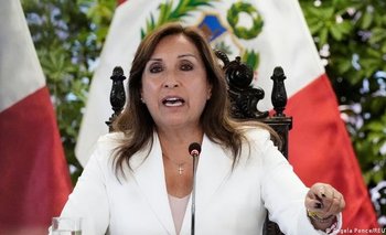 Dina Boluarte insta al Congreso peruano a aprobar un adelanto electoral para 2023