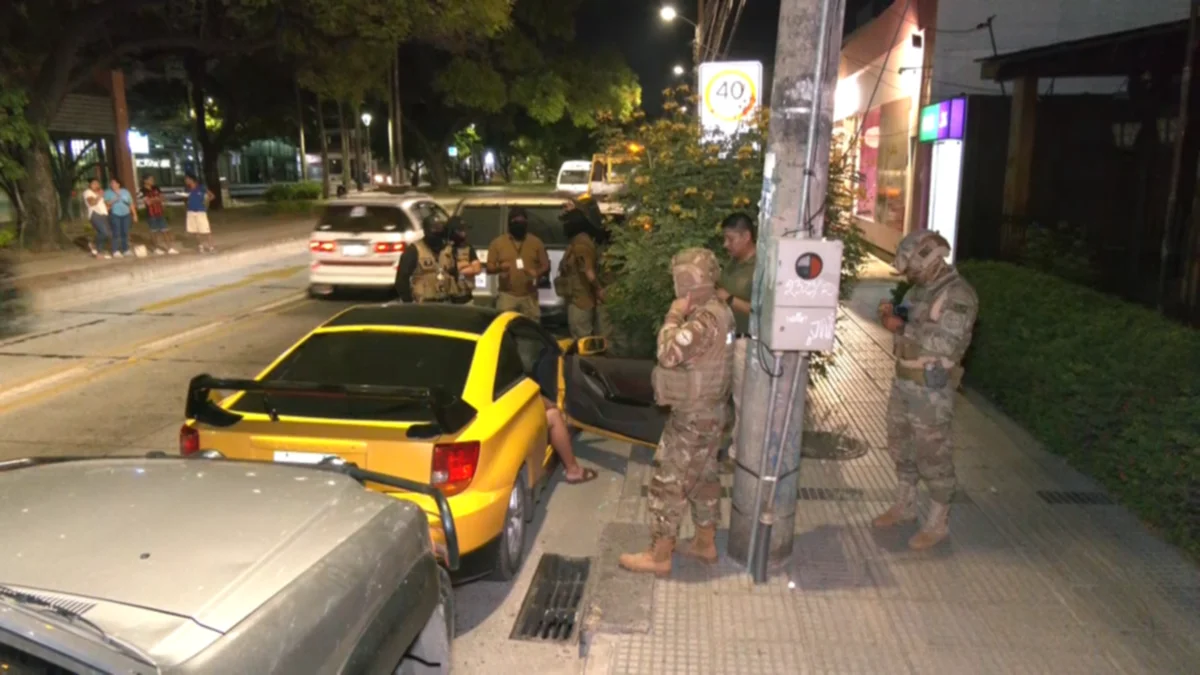 "Mi vehículo no es ilegal", aseguró la dueña, cuando Aduana incautó su motorizado