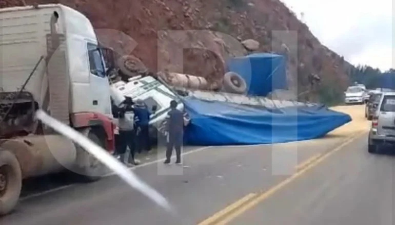 Múltiple accidente en carretera Cochabamba, Oruro y La Paz 