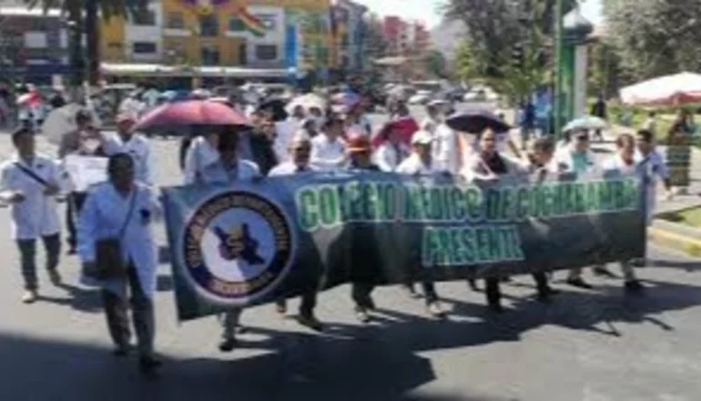 Cochabamba: presentan acción popular contra paro médico