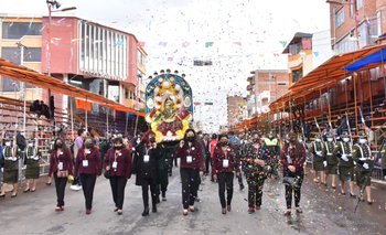 Con la procesión de la Virgen comienza el Carnaval de Oruro