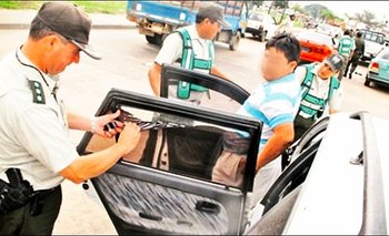 “Buscan sacar dinero a la población”, taxistas piden anular ley de vidrios polarizados
