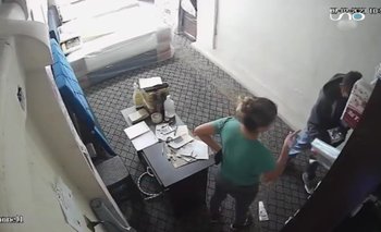 Enfrentó a un ladrón cuando lo sorprendió robando cubrecamas de su negocio