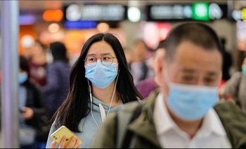 Tras casi mil días, Hong Kong pone fin al uso obligatorio de la mascarilla 