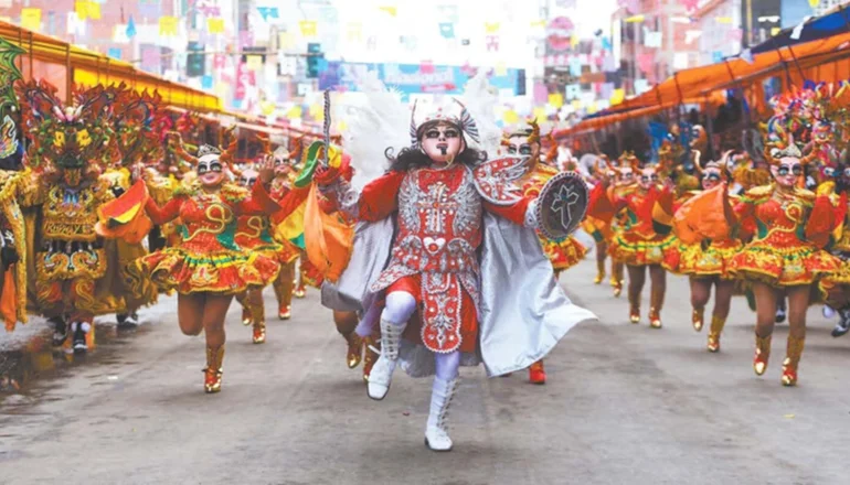 Este es el presupuesto para ir al carnaval de Oruro. Foto archivo.