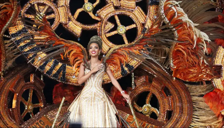 ¡Que viva la Reina! Aitana I fue coronada como la soberana del Carnaval Cruceño 2024