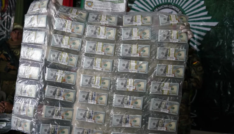 Comisión de policías viajaron a Chile para investigar el caso “millón de dólares”. Foto archivo APG.