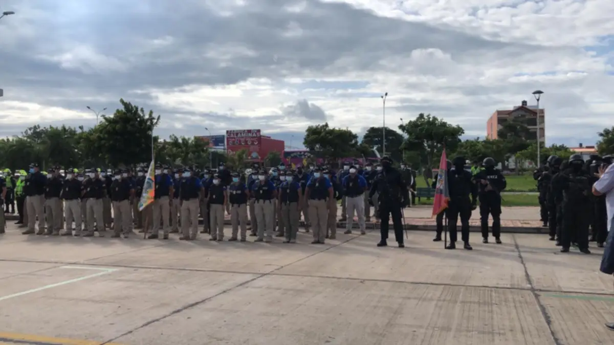 Posesionan al nuevo comandante de Santa Cruz 2 Posesionan al nuevo comandante de Santa Cruz