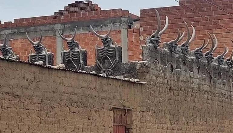 La misteriosa ‘Casa del Tío’ se convirtió en un sitio turístico en El Alto (VIDEO)