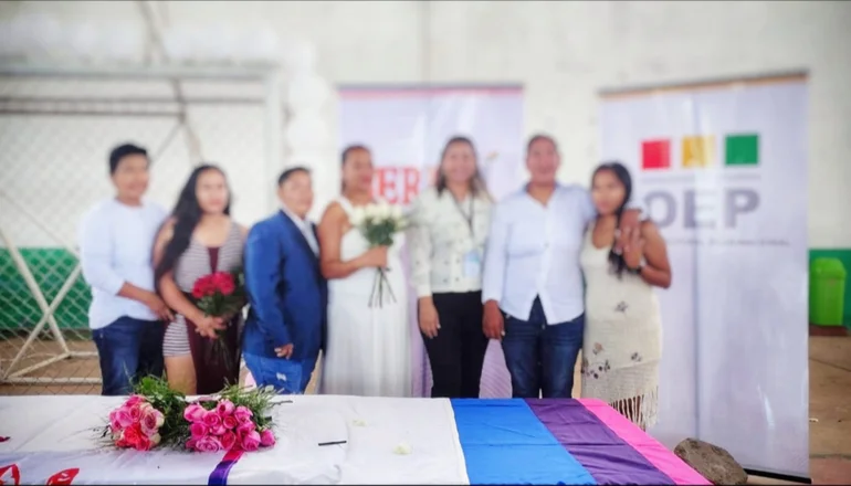 Por primera vez tres parejas del mismo sexo se casan en Palmasola