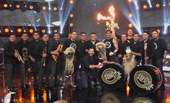 La energía de la orquesta Hermanos Rodríguez envolvió el escenario