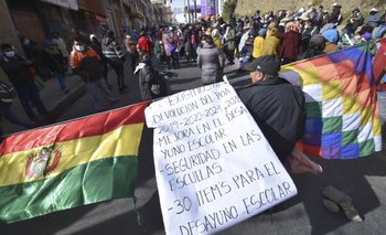 Eva Copa afirma que detrás de bloqueos de padres de familia de El Alto están interés de dirigentes  