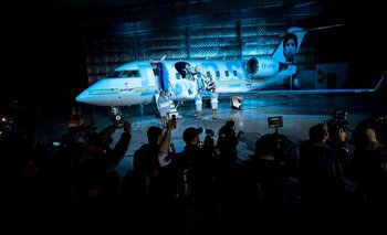 VIDEO│Presentan a ‘Tango D10S’, el avión que rinde homenaje a Maradona y volará a Qatar