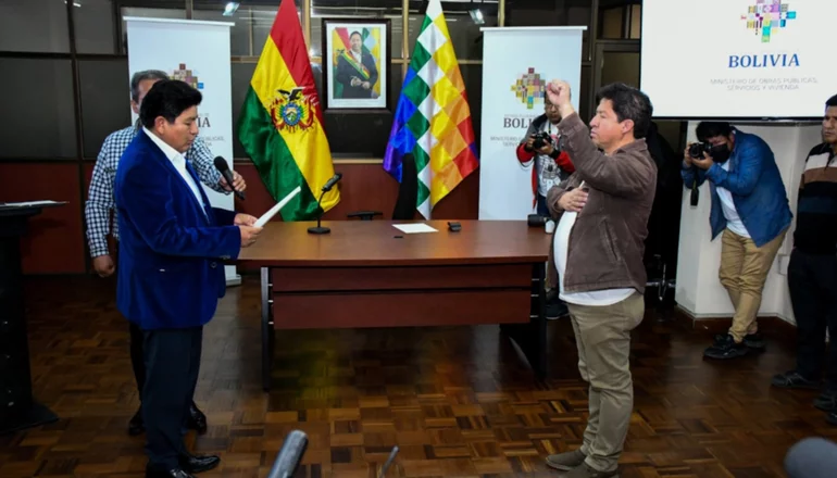 Momento de la posesión de Wilfredo Quiroga Olmos (Foto: APG Bolivia)