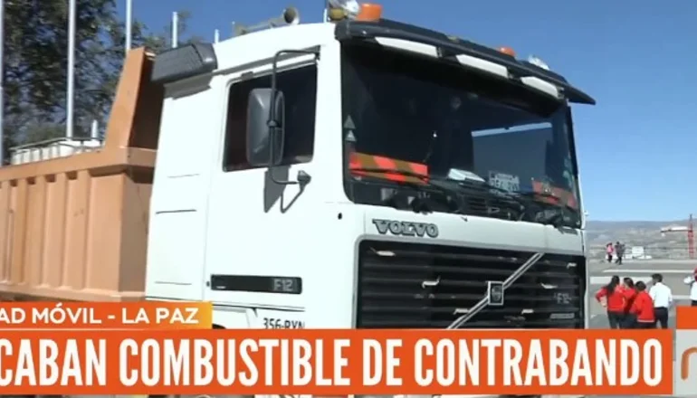 Confiscan dos camiones con 6 mil litros de diésel de contrabando.