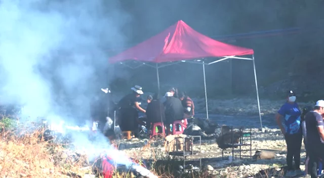 Red Uno_ Vecinos denuncian contaminación por quema de ropa en el río Chijllawiri.