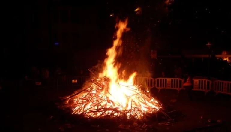 Personas que usen fuegos pirotécnicos o enciendan fogatas podrían ser arrestadas