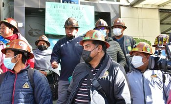 Cooperativistas mineros toman oficinas de la AJAM en Cochabamba