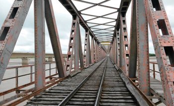 Santa Cruz: Policía investiga la muerte de una mujer en el puente de Pailas