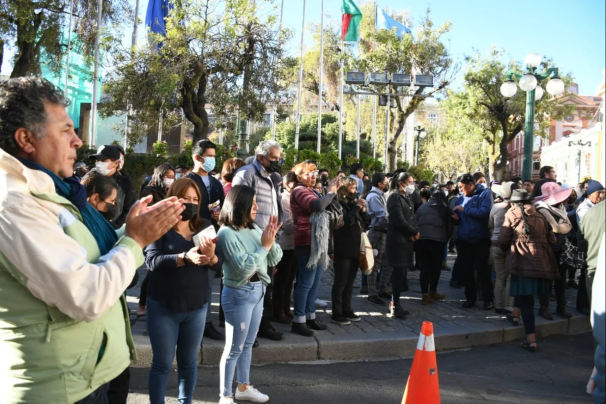 Sectores afines a Arce se congregaron en plaza Murillo. (Foto: APG Noticias)