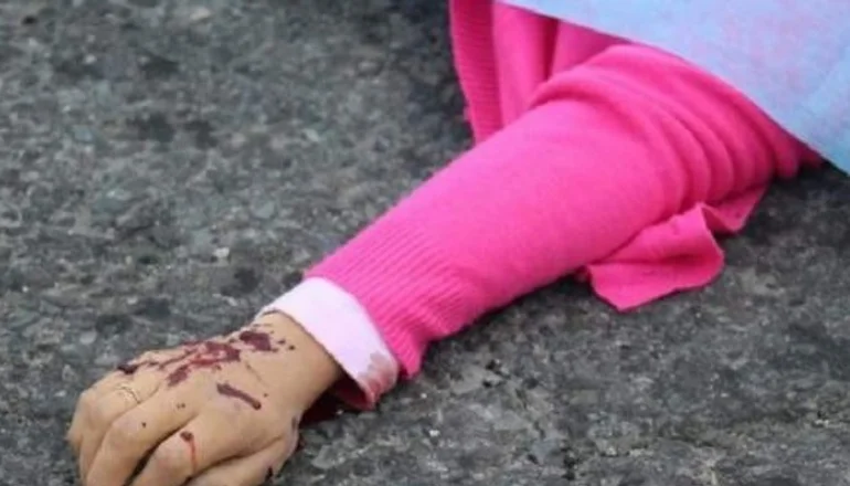 Red Uno_ Mano de mujer muerta