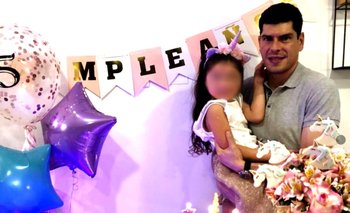Carlos Lampe en su mejor momento, fue por su hija al kínder y se la pasó firmando autógrafos y camisetas