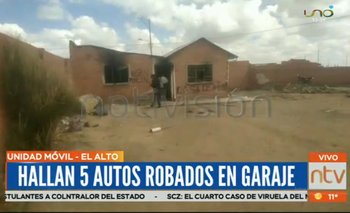 Hallan cinco vehículos robados en una casa en El Alto