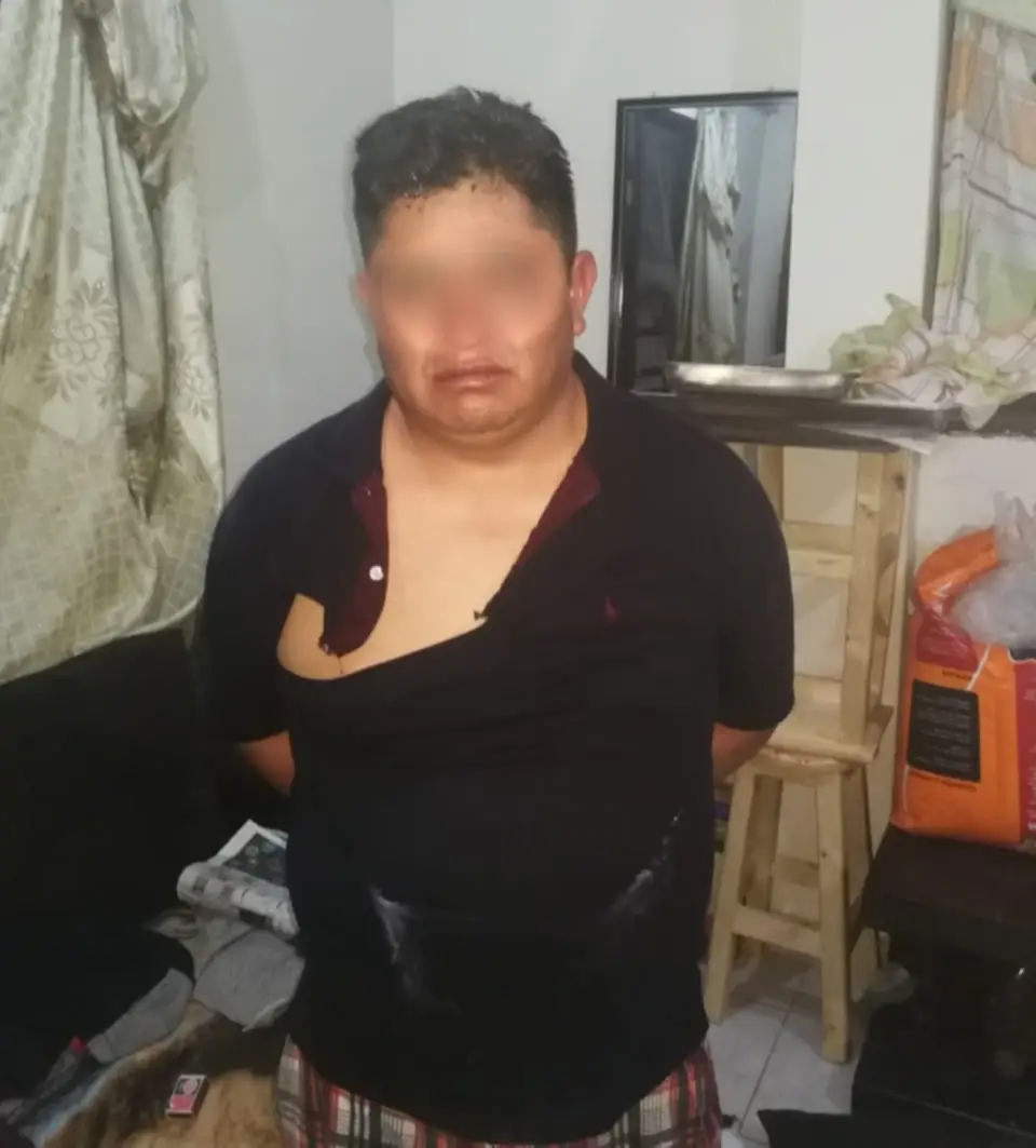  Intentó apuñalar a su concubina y luego quiso matarse.