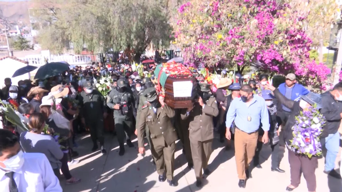 Familiares, amigos y camaradas dieron el último adiós al Suboficial Eduardo Mamani Marca