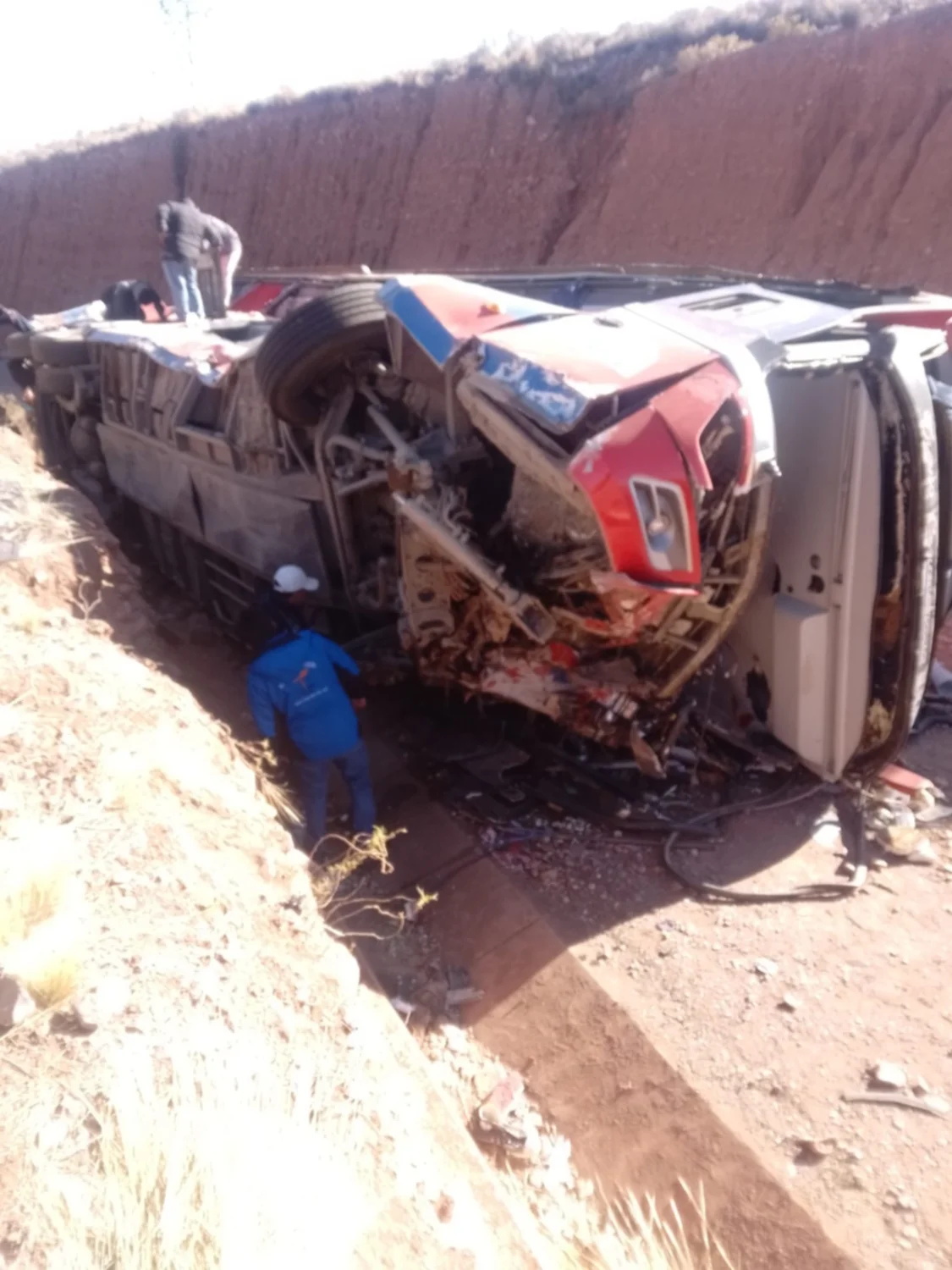 Accidente De Bus Deja Siete Fallecidos Y Varios Heridos En El Norte De