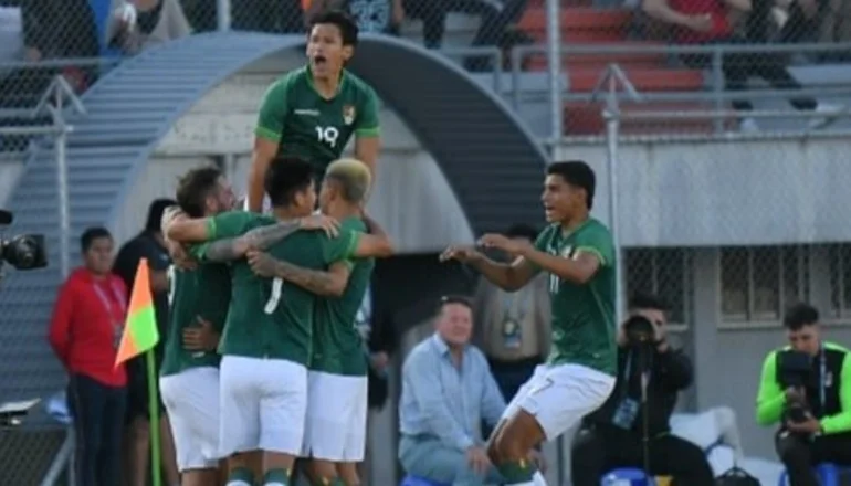 Jugadores de Bolivia celebrando el gol ante Panamá. Foto: APG