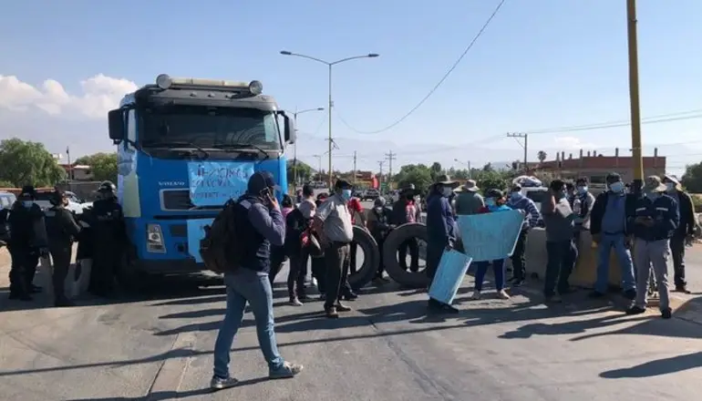 Red Uno_ Bloqueo en la carretera al occidente, sector de Suticollo.