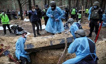 Hallan más de 450 cadáveres en un bosque ucraniano 
