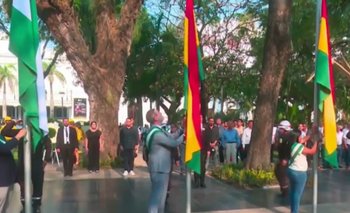 Sin su gobernador, Santa Cruz realiza los actos protocolares por su efemérides