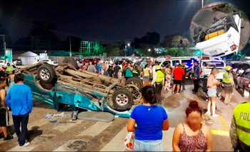 Aparatoso accidente en el 2do. Anillo y un auto cae al canal de la Av. Cumavi