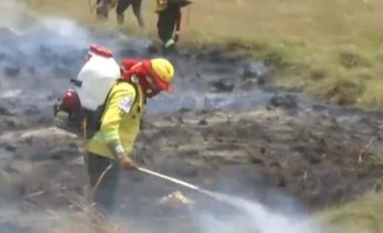 Bomberos llevan dos días luchando contra el incendio en Porongo