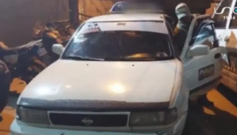 Uno de los taxis secuestrados por la policía