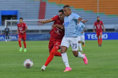 Aurora vence a Guabirá por 1-0 con gol en el último minuto - Red