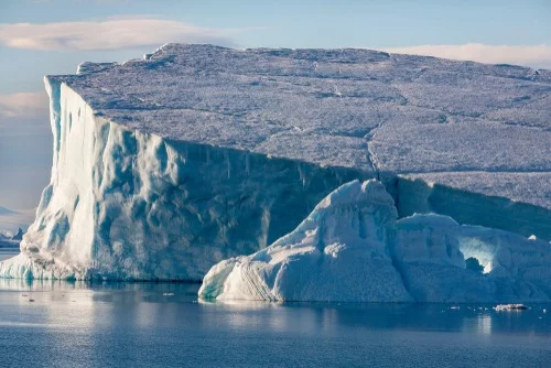 Calentamiento global derrite la plataforma de hielo más grande del mundo