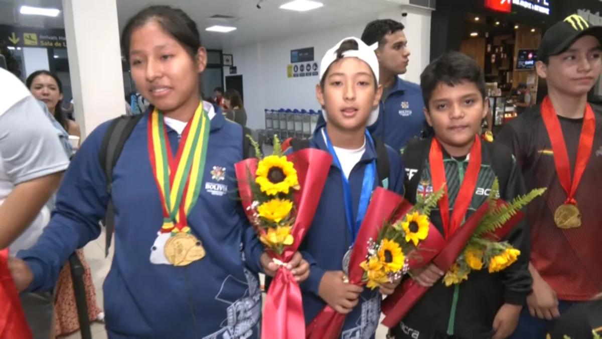 Bolivia campeón del XXXIV Campeonato Mundial Junior, así llegaron a Viru Viru