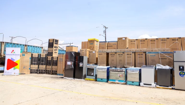  Aduana halló electrodomésticos de contrabando gracias a denuncia anónima. Foto Aduana Nacional.
