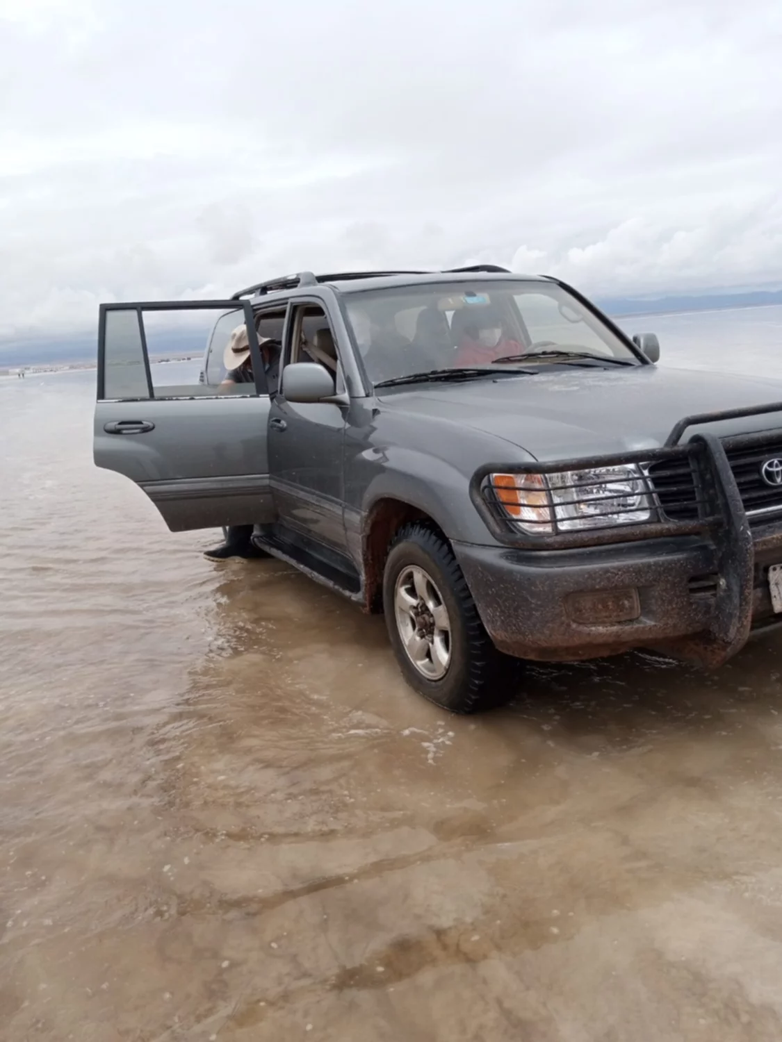 El majestuoso Salar de Uyuni se convierte en un lago debido a las intensas lluvias