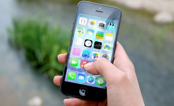 ¿Cómo evitar el rastreo de datos personales de aplicaciones móviles en mi celular?