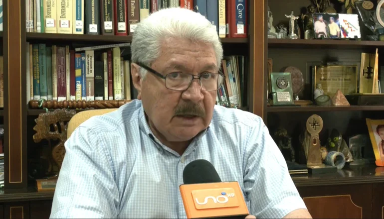 Herland Vaca Díez, médico.