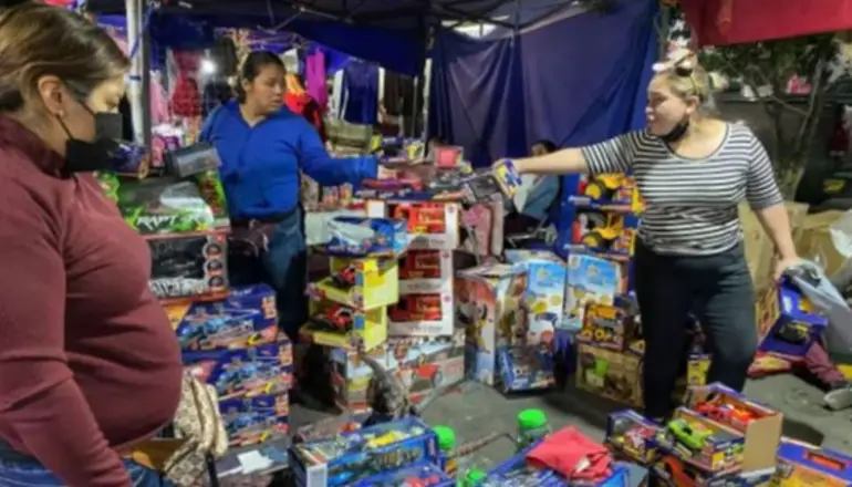 Recomiendan no adquirir juguetes con olores fuertes o metálicos